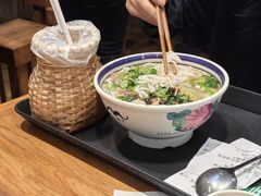 -云阿蛮云南生烫牛肉米线(奉贤路店)