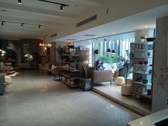 -新华里咖啡书吧(新华书店小寨店)