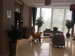 -柏乐口腔医院·舒适化无痛种植牙中心(东盟商务区院)