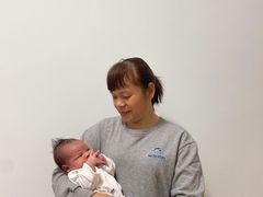 -鲸鱼妈妈月嫂/育婴师定制