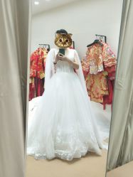 -觅白婚纱礼服馆