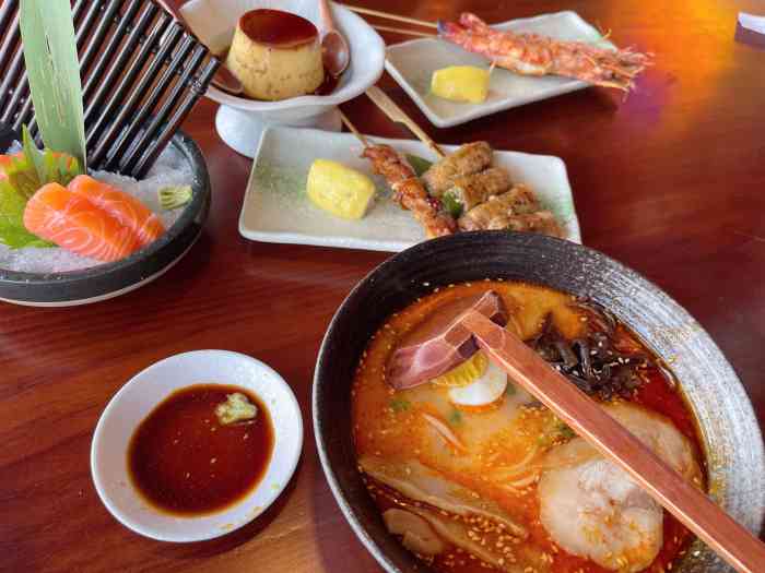 白石の深夜食堂(泉舜店)-"周末晚上出来觅食在大众点评搜日料,找到.