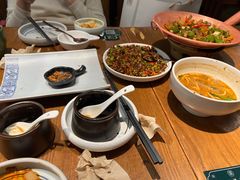 -云海肴·汽锅鸡·云南菜(天山百盛优客店)