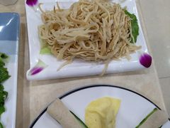 -墨脱石锅椰子鸡•香草鸭•东山羊(大东海店)