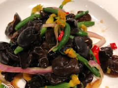 木耳拌小黄瓜-里宴川菜酒楼(昊祥邻里聚金泉广场店)