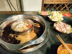-山城年华老火锅(玉林店)