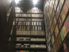-钟书阁(群光广场店)