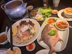 -大头虾越式风味餐厅(光明广场店)