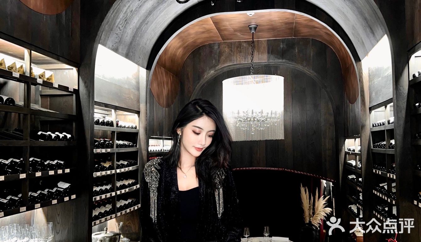 酒窖里的西餐｜HIK9乚厨