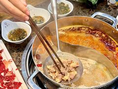 -来龍儿鲜切牛肉自助老火锅