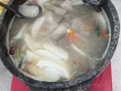 -墨脱石锅椰子鸡•香草鸭•东山羊(大东海店)