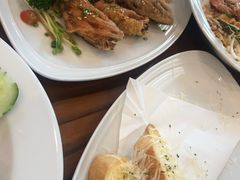 -Chom Cafe and Restaurant