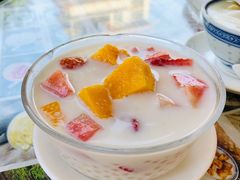 鲜奶杂果西米露-周大娘牛乳(旧寨古村总店)