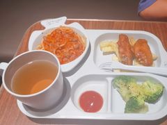-港丽餐厅(正大店)