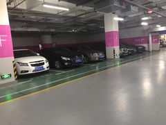 -爱琴海购物公园-地下停车场
