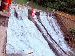 -安吉龙王山峡谷漂流