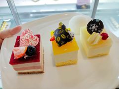 -亚洲国际大酒店·云顶阁旋转自助餐厅