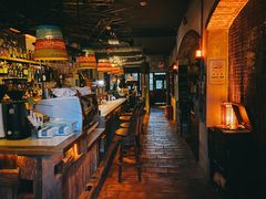 -城墙外BAR