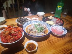 -琥珀老六龙虾(四里河店)