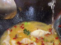 -丹水桥地锅鱼·翘嘴鲌·地方特色全鱼宴(丹江口大坝店)