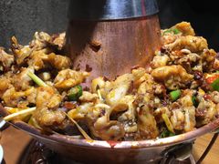 二哥芋儿蛙-炉小二铜锅牛蛙•川湘菜(三里屯店)