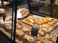 -Dough&Joe团憩(瑞虹天地月亮湾店)