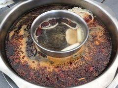 -茅草房·河畔园林火锅