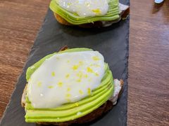 牛油果烤面包配酸奶-1861意大利餐厅(文化广场店)