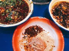 冒脑花-马路边边串串香(双井直营店)