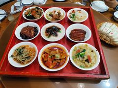 -蓝田九大碗民俗食府(蓝田店)
