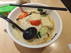 -蒙自源米线大王(东站店)