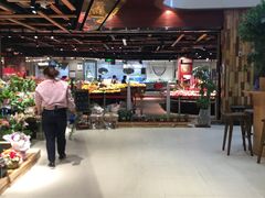 -中百仓储超市有限公司(越秀星汇维港店)