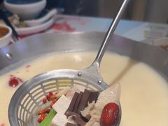 -左庭右院鲜牛肉火锅(金山万达店)