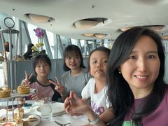 -广州塔卢特斯法国旋转餐厅