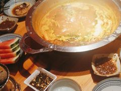 -野山舂·贵州现舂酸汤火锅(鸿通城店)