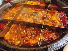 -疯狂的筷子老灶九宫格火锅
