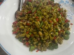 -三湘四水正宗湘菜(君峰路店)