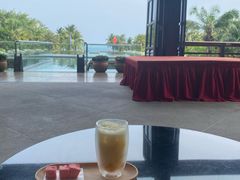 -亚龙湾喜来登·美景台大堂吧