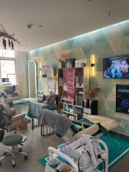 -黑奥秘脱发白发中心