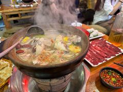 石橄榄炖鸡-洪大厨鸡煲(福田店)