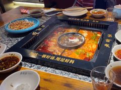 -老牌坊云南鱼豆花火锅(哈西万达店)