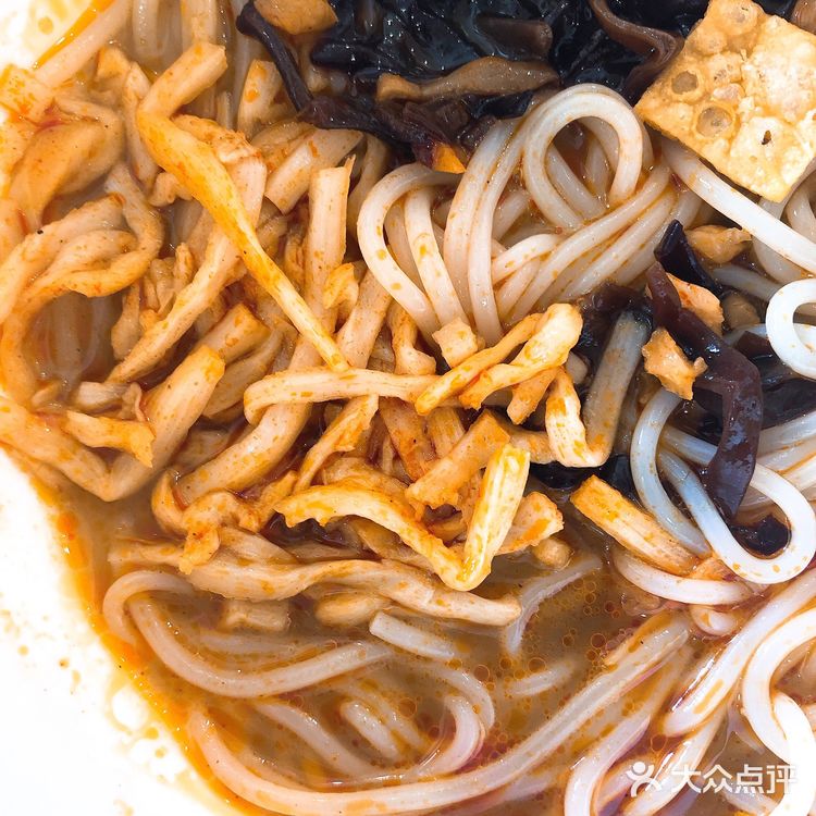 它是香而不腐的，闻之开胃，想之流涎，吃之打滚