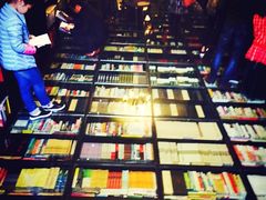 -钟书阁(松江泰晤士小镇店)