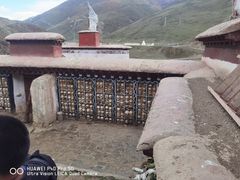 -比如骷髅墙景区