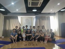 -亚太瑜伽普拉提学院