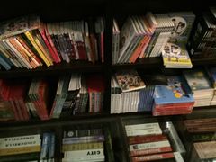 -钟书阁(松江泰晤士小镇店)