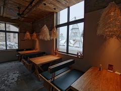 靠窗位-金鱼妈妈 山野·食趣(荫山街店)