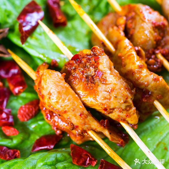 井坎串串香重庆火锅麻辣肥肠图片 - 第1张