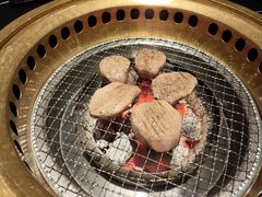 -山川小町·极番烧肉(新地假日广场店)