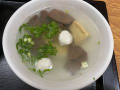 -松树干拌面店